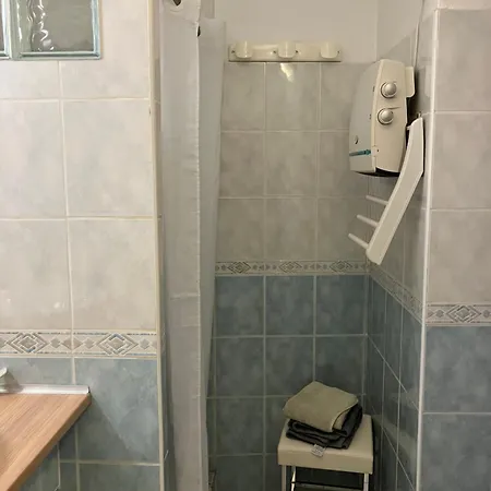 Des Terres Chaudes Proche Bord De Apartamento
